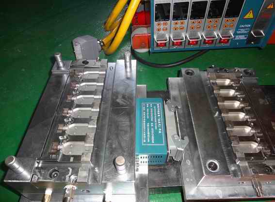 plastic mould 20