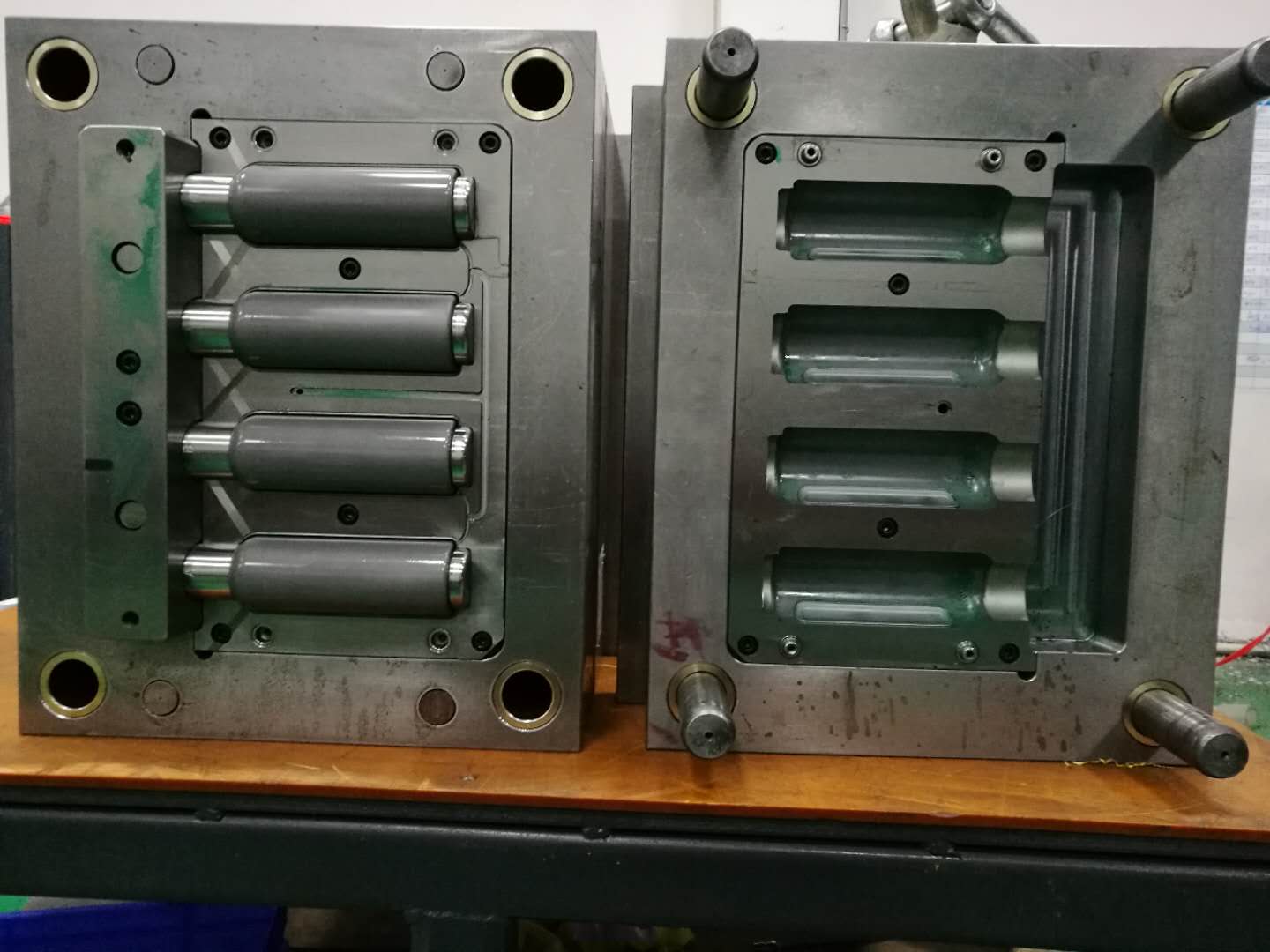 LSR feeding bottle sleeve mould 