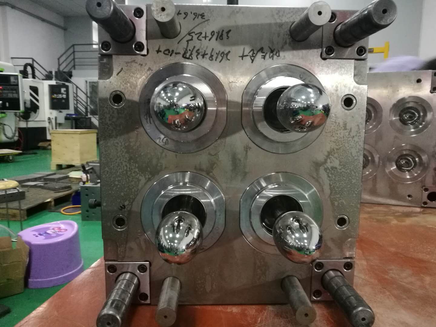 LSR medical negative pressure balloon mould 