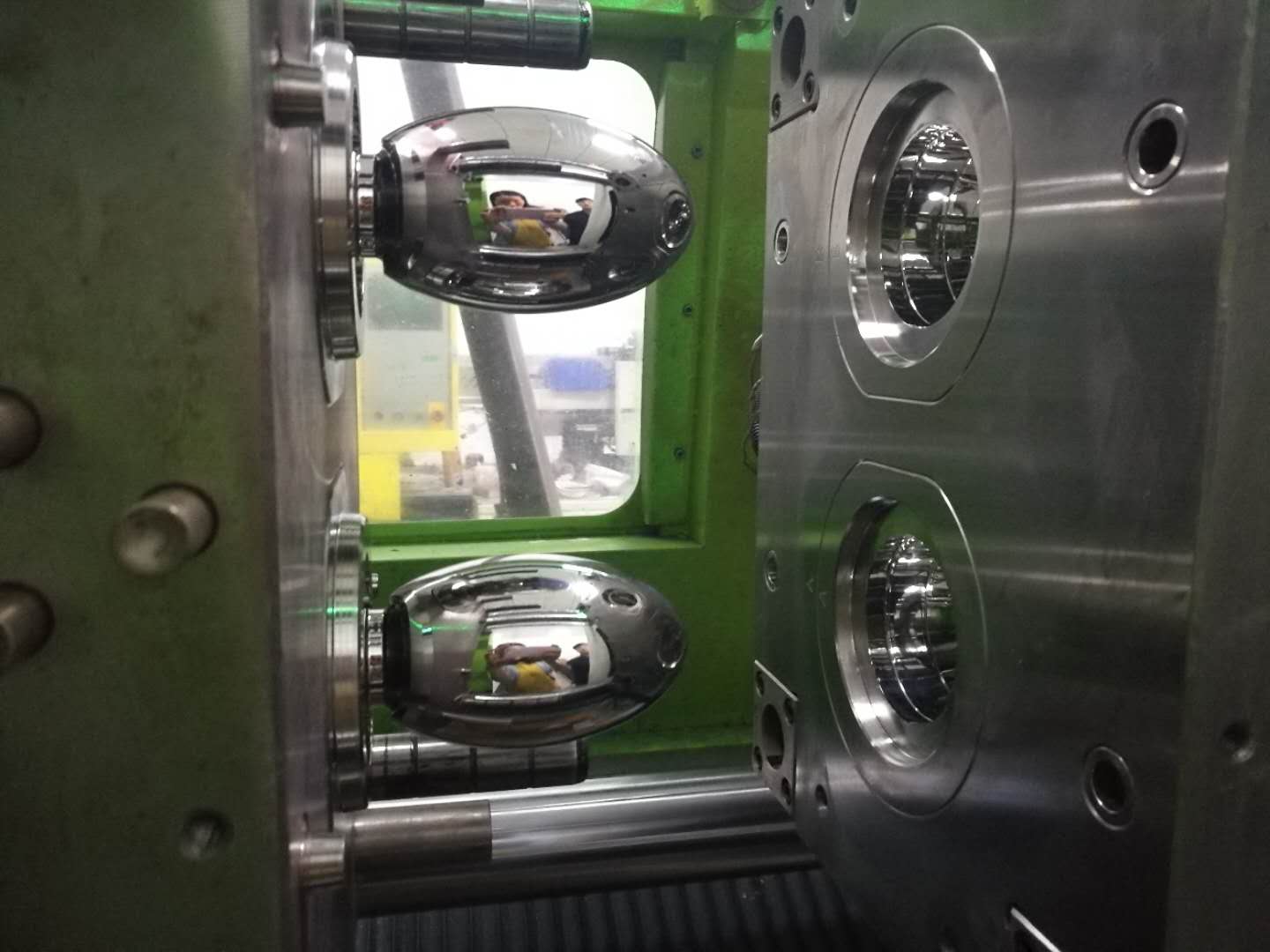LSR medical negative pressure balloon mould 