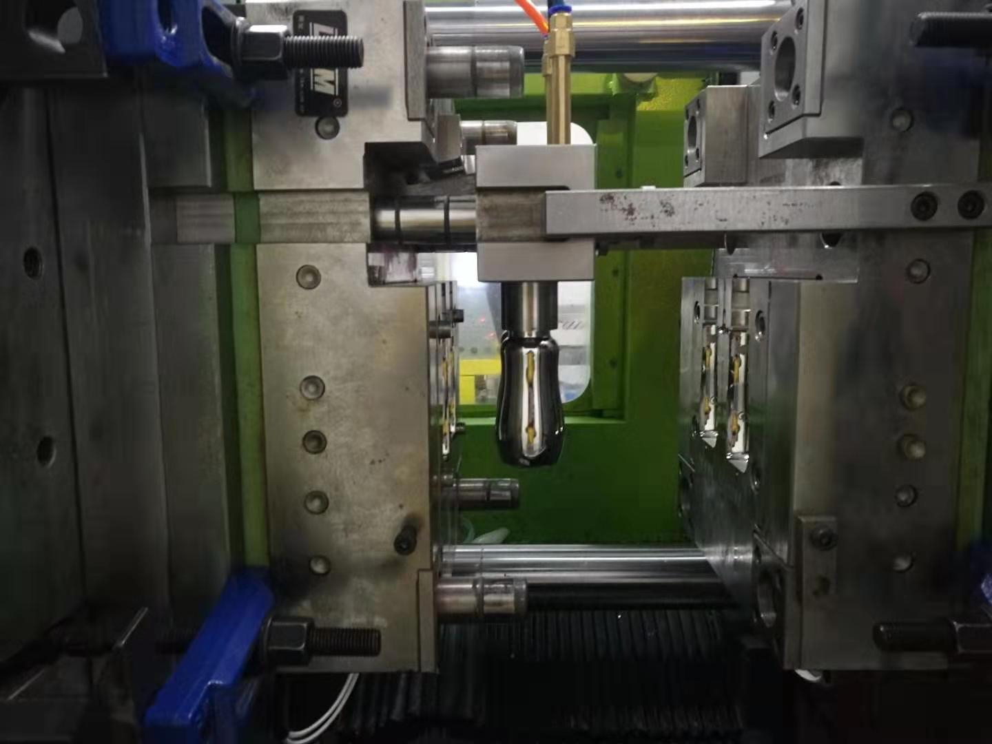 LSR baby feeding bottle mould 